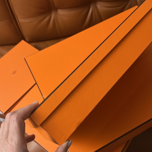 Hermes Gift 🎁 Box , Medium - Picture 2 of 4